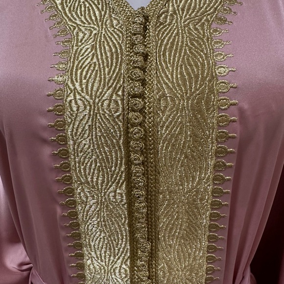 Moroccan Kaftan with Embroidery, blush pink - Picture 3 of 8